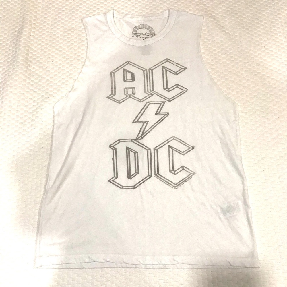 Cute vintage AC/DC shirt size M